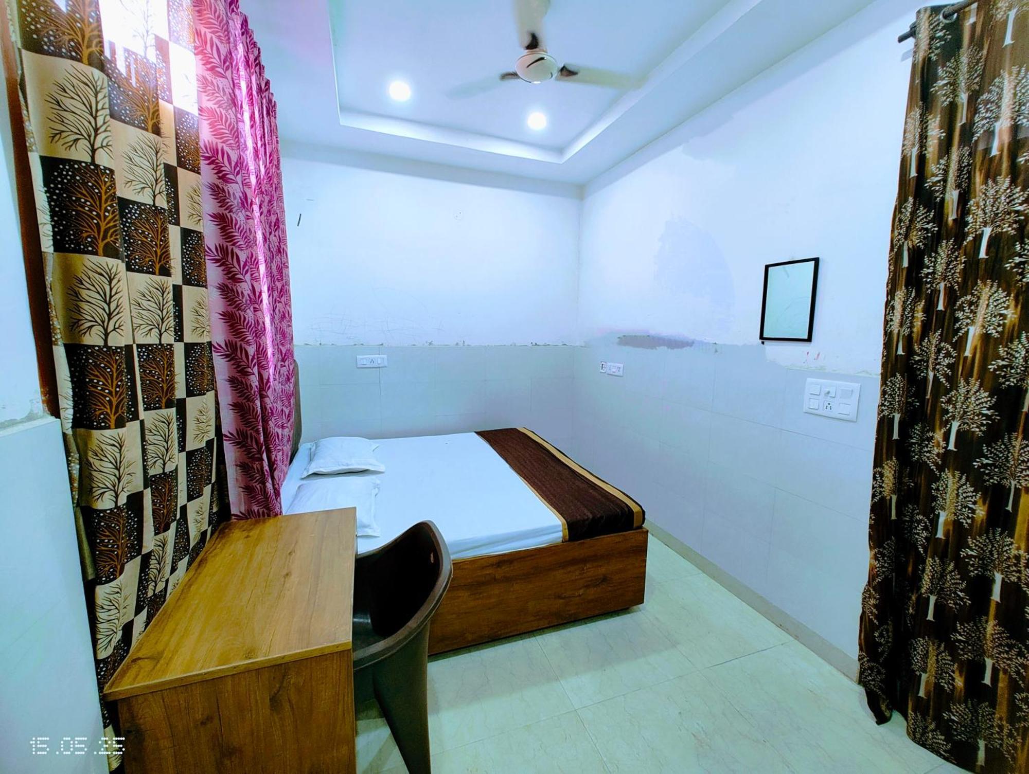 Hotel Yolo- Chandigarh Ngoại thất bức ảnh