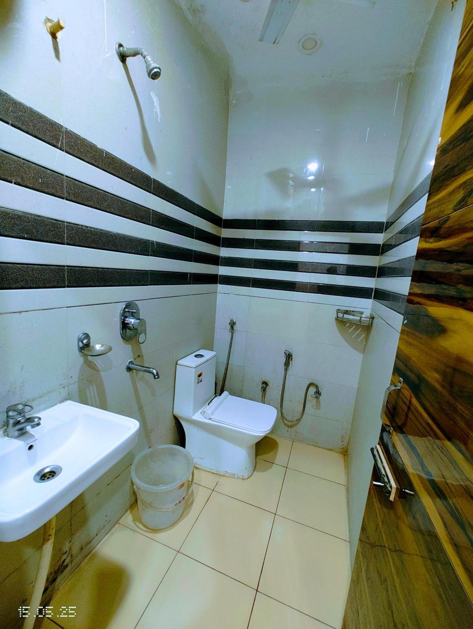 Hotel Yolo- Chandigarh Ngoại thất bức ảnh