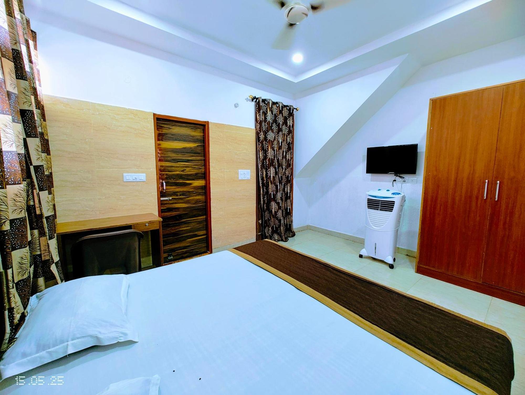 Hotel Yolo- Chandigarh Ngoại thất bức ảnh
