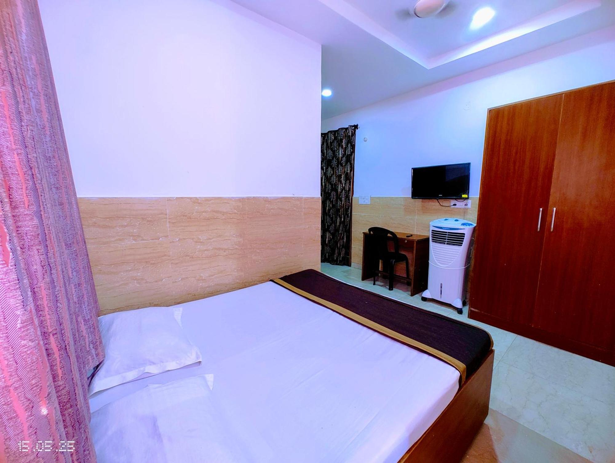 Hotel Yolo- Chandigarh Ngoại thất bức ảnh